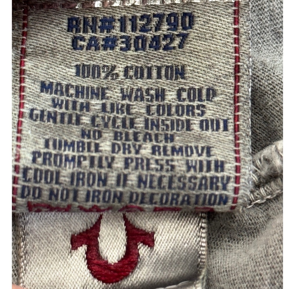 True Religion Women's World Tour Graphic Tee Gray Distressed Cotton Sz SP Grunge - Picture 7 of 8